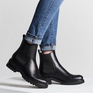 Connor Waterproof Boot
(Women)
La Canadienne Black Leather size 8.5 gently worn